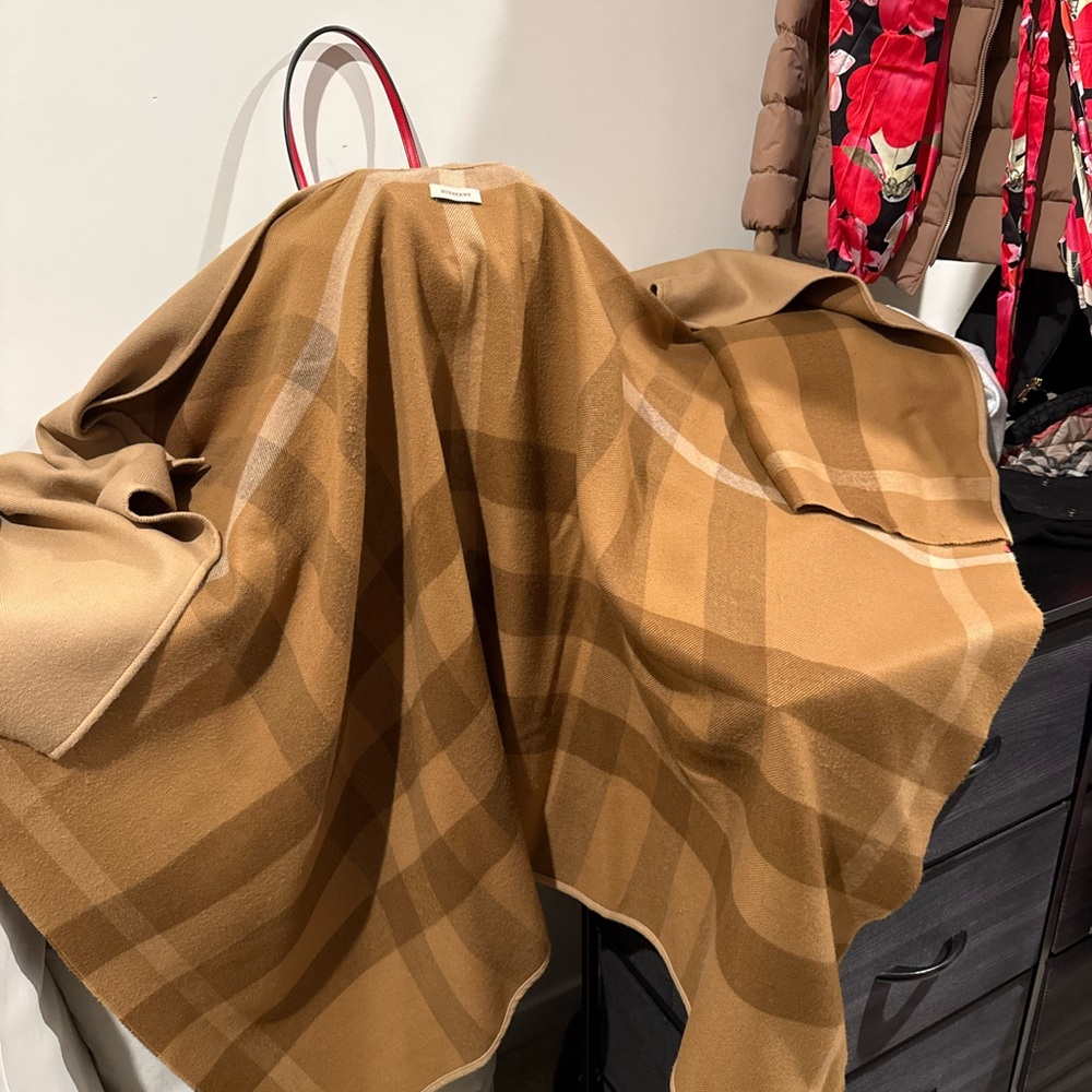 Burberry Tan Winter SHAWL